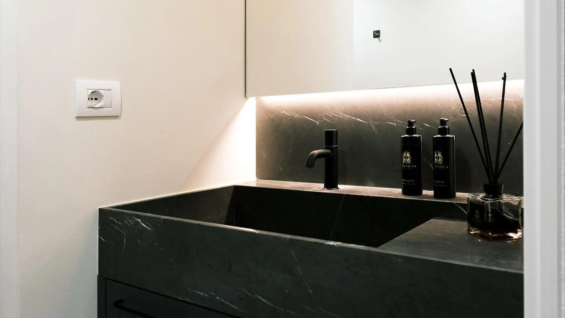 Comecasa Fashion Apartment In Via Mantova Milan